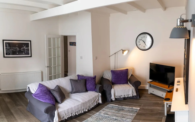The Old Paint Shop Apartment - Centrally Situated