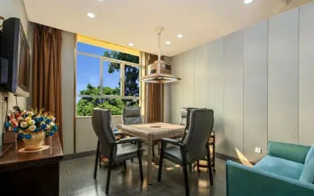 City Encounter Boutique Art Hotel