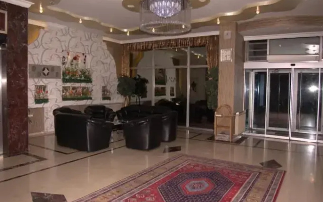 Hotel Ayata