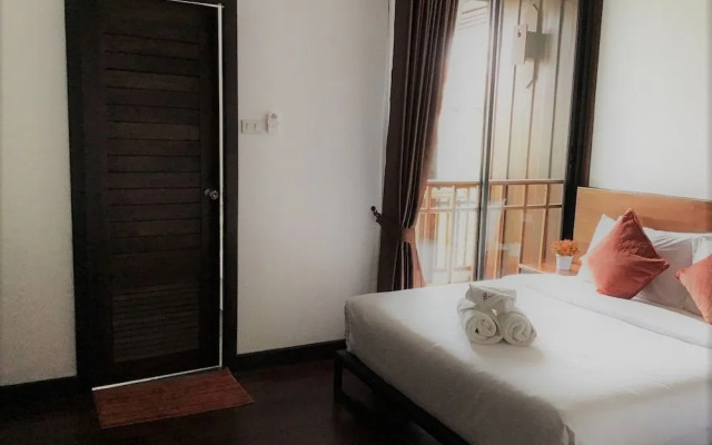 The Eight Ratvithi House