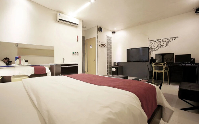Suyu Solid Hotel