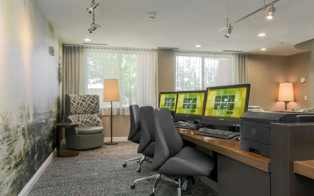 Courtyard by Marriott Roseville Galleria Mall/Creekside Ridge Drive