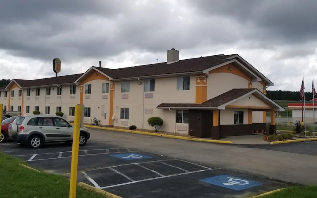 Super 8 Franklin