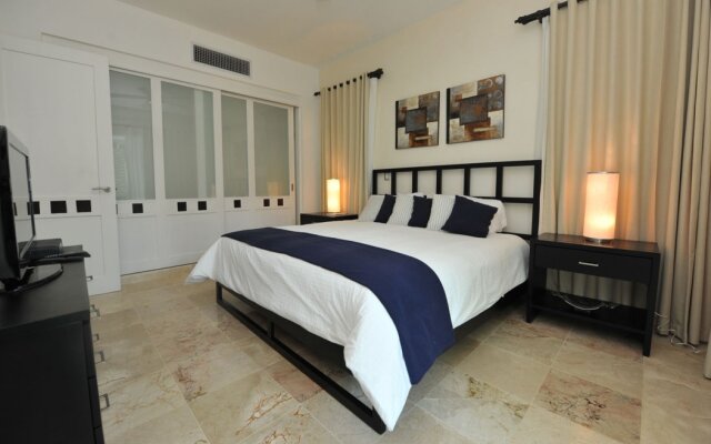 Watermark Luxury Oceanfront All Suite Hotel 0