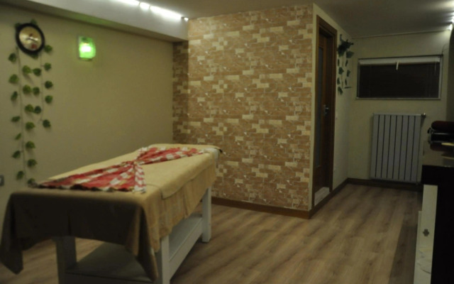 Dragos Island Hotel