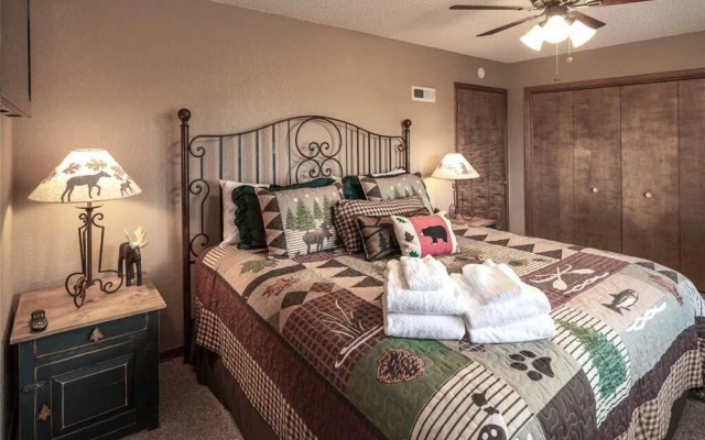 Majestic Retreat - Four Bedroom Cabin