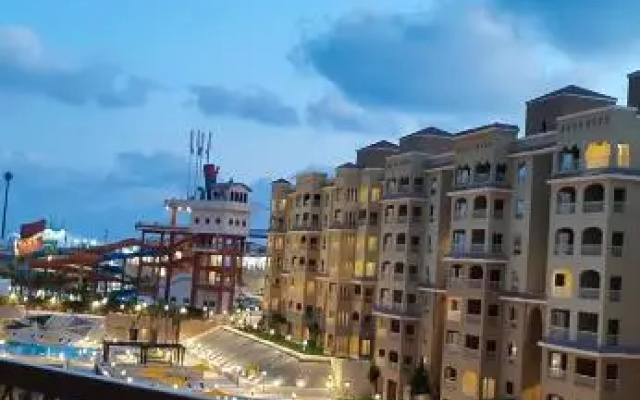 قرية اكوا فيو ، الساحل الشمالي