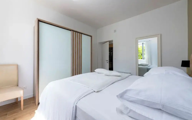 Chill Out Old Town & Seaview Apartments