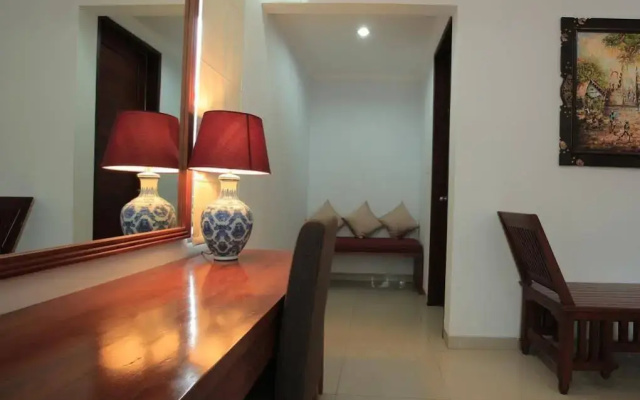 RedDoorz Plus @ Raya Batu Bolong