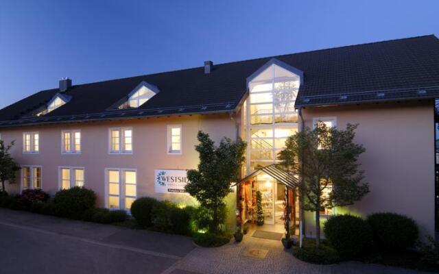 Отель Westside Hotel garni Германия, Мюнхен - отзывы, цены и фото номеров - забронировать отель Westside Hotel garni онлайн вид на фасад