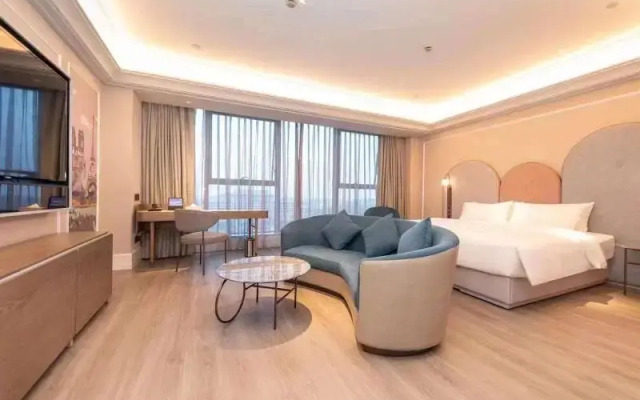 Mercure Xinyang East Railway Station