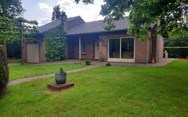 Merksplas Villa With Terrace