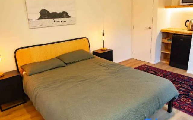 Earth House Retreat - Tairua Holiday Home