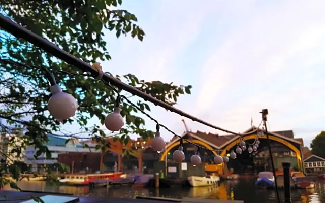 Houseboat Concordia B&B