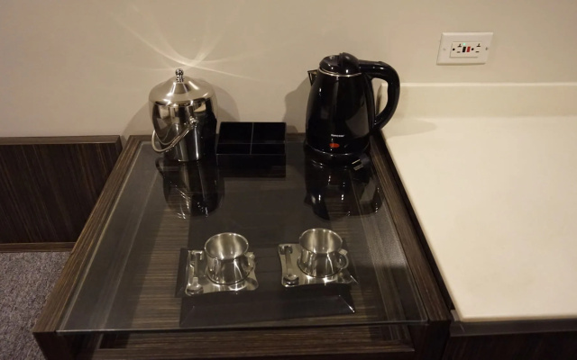 West Avenue Suites