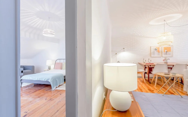 Bright & Spacious Alfama Typical Apartment, By TimeCooler