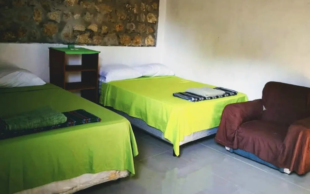 Mundo Maya Spanish School  Guest House