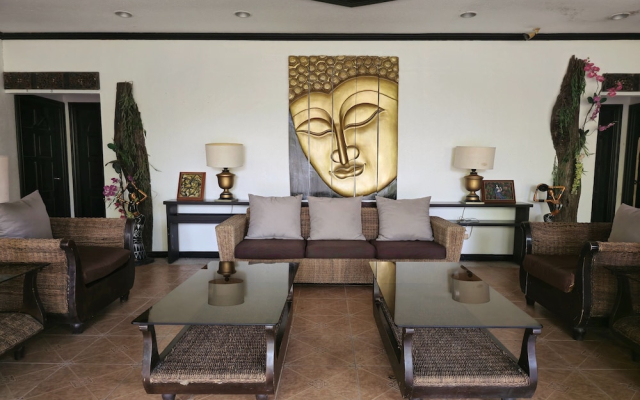 Grand Villa Laguna