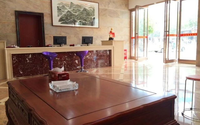 Yiyi Chain Hotel (Hengyang Hengshan Scenic Area Entrance Shop)