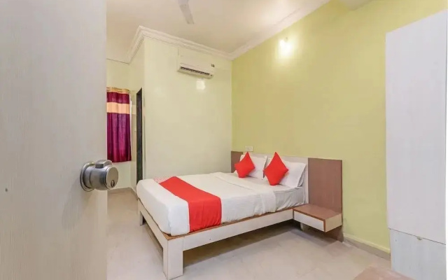 Hotel Dream Line Lodging & Boarding by OYO Rooms