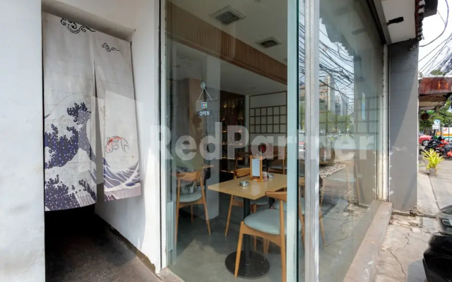 Ichiza Room RedPartner