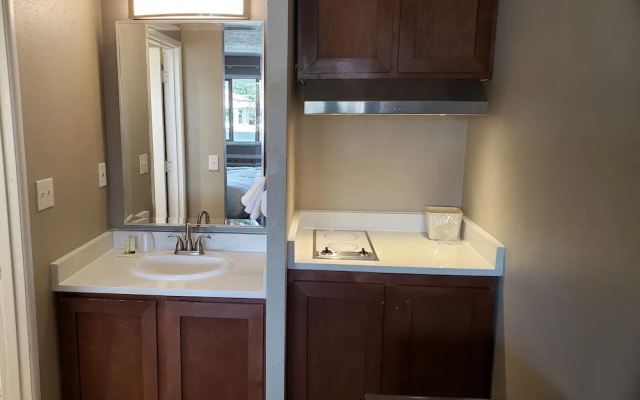 Yakima Valley Inn