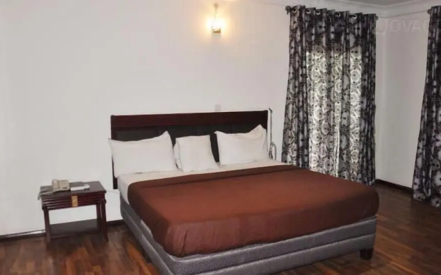 Denami Suites