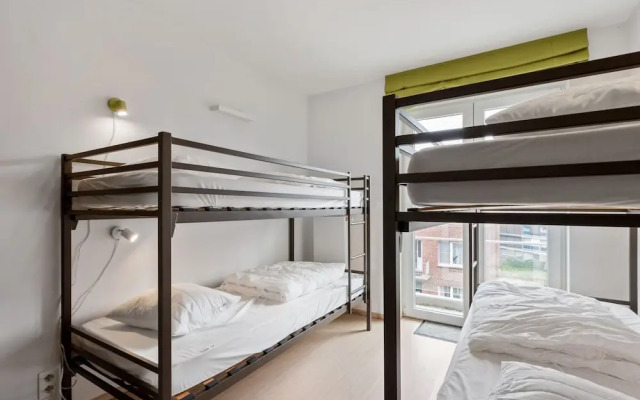 Apartment on Zeedijk With Sea View
