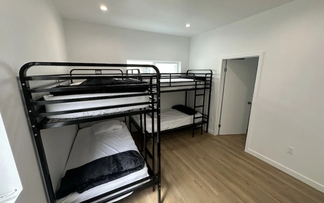 RoamHub Residences