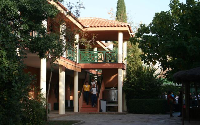 Отель Albergue Castillo de Layos вид на фасад