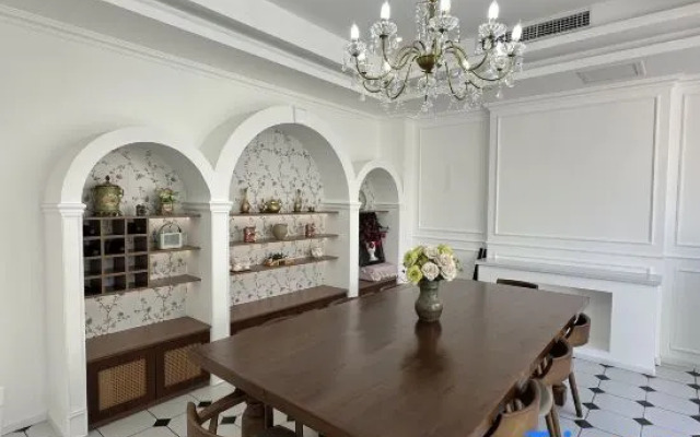 Yelaya Manor