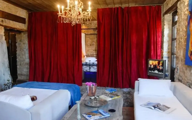 Antique Luxury Suite 65sq.m.