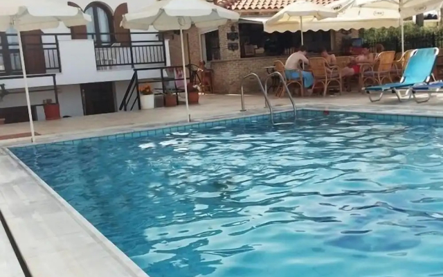 Arkadi Apartments