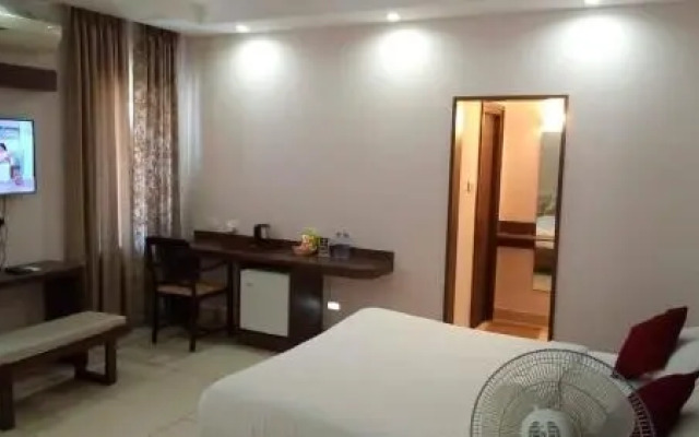 Vels Hotel