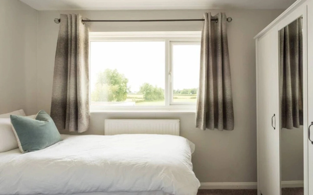 The Farm House Apartment + Free Parking