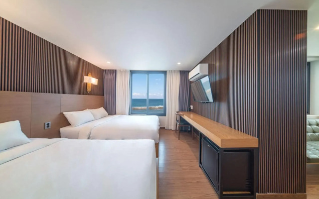 Two-Y-Hotel