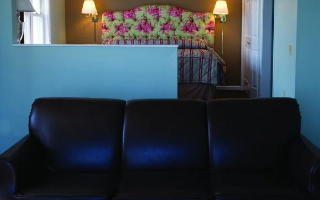 Harbor Place Studio Suites