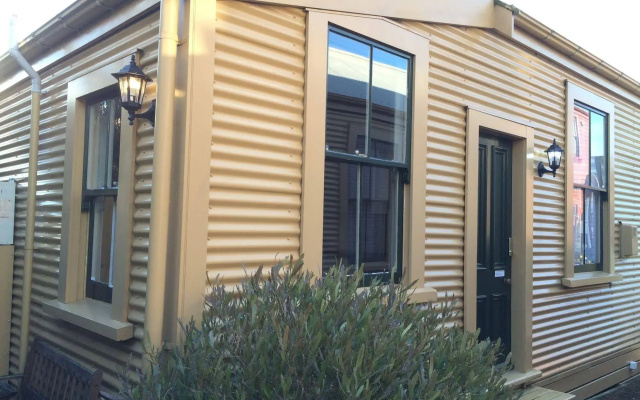 Wellington City Cottages