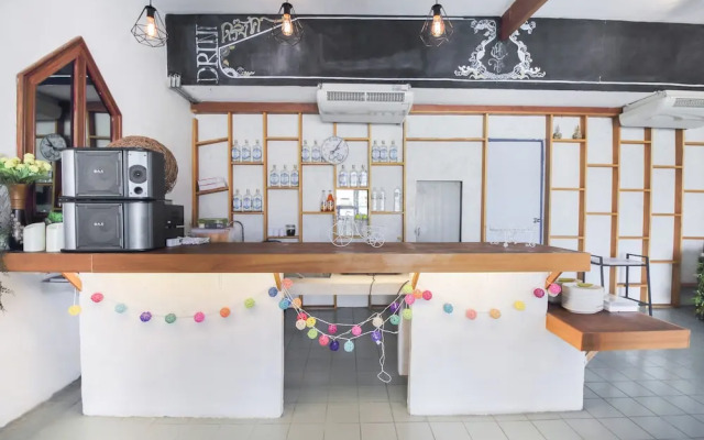 OYO 537 Na Banglampoo Hotel