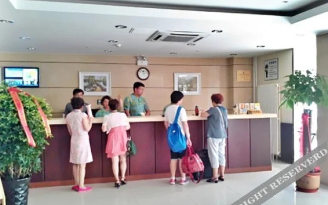 Home Inn Tianjin Binhai New District Wanli Conference Centre