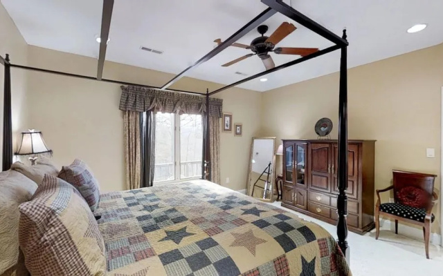 Enchanted Primrose 2 Bedroom Chalet by RedAwning