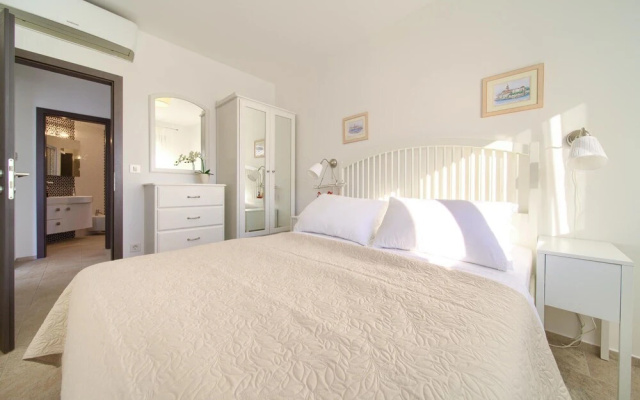 Awesome Home in Krk With Wifi and 2 Bedrooms