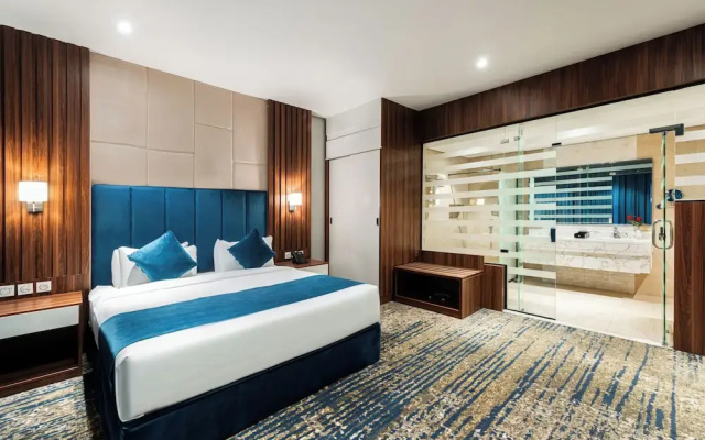 Al Qasr Corniche