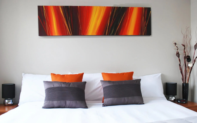 Almond Court Motel