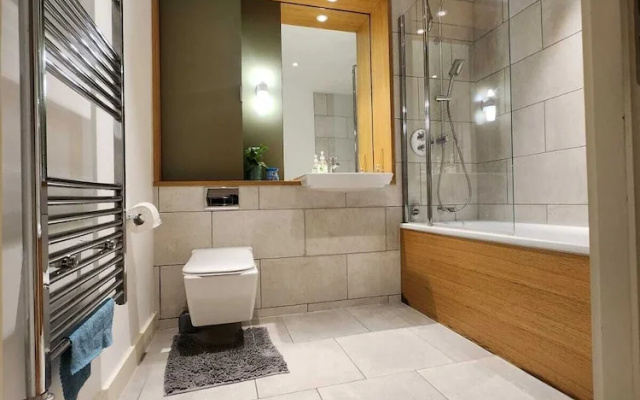 Kaf Luxury 1 Apartment in Canning Town London