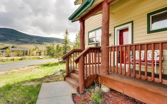 Mtn Views & Fireplace: Stunning Dillon Townhome!