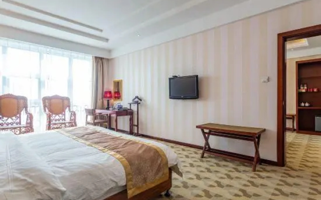 Apollo Hotel