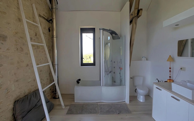 Inviting holiday home in Gourdon with terrace