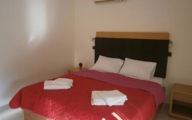 Hotel Maravelias