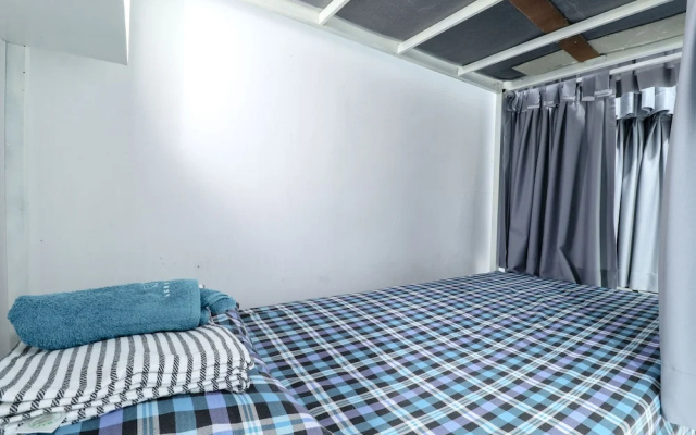 Alexiz Hostel